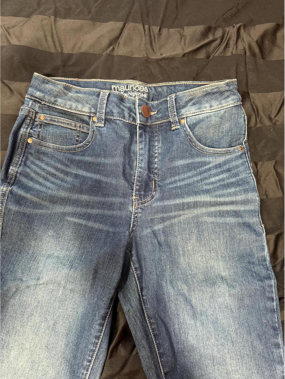 Maurices EverFlex High-Rise Jeans Size 4 Regular